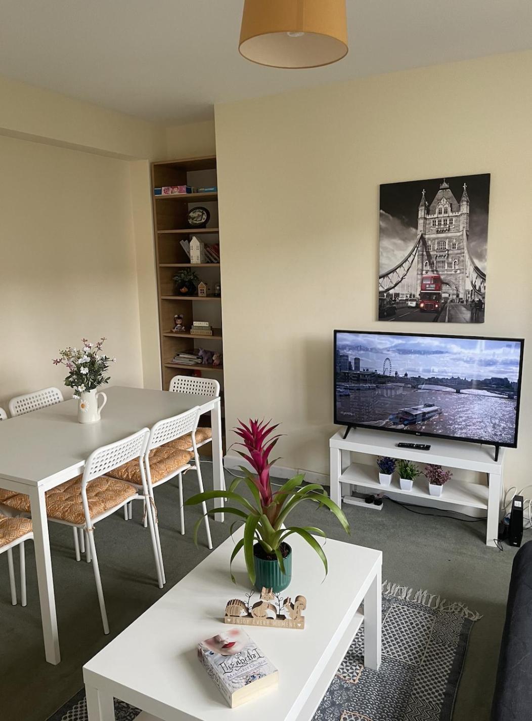 Stunning Flat Close To Regents Park And Euston Station! Londra Exterior foto